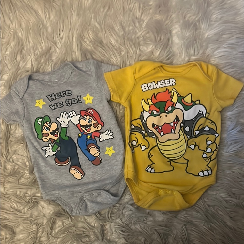 Set of 2 Super Mario onesies size 3-6 months
